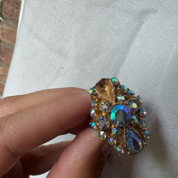 Vintage gold tone Aurora Borealis adjustable size ring - Picture 11 of 15